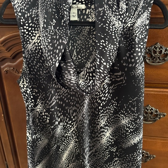 Kenneth Cole Elegant Black and White Women's blouse. - Picture 1 of 9